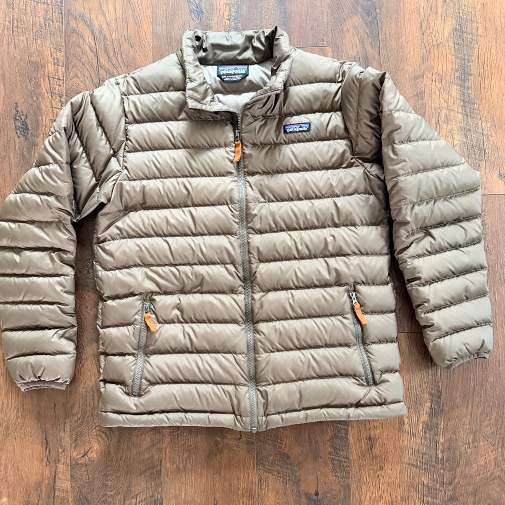 Patagonia kids down sweater jacket. Sz XXL